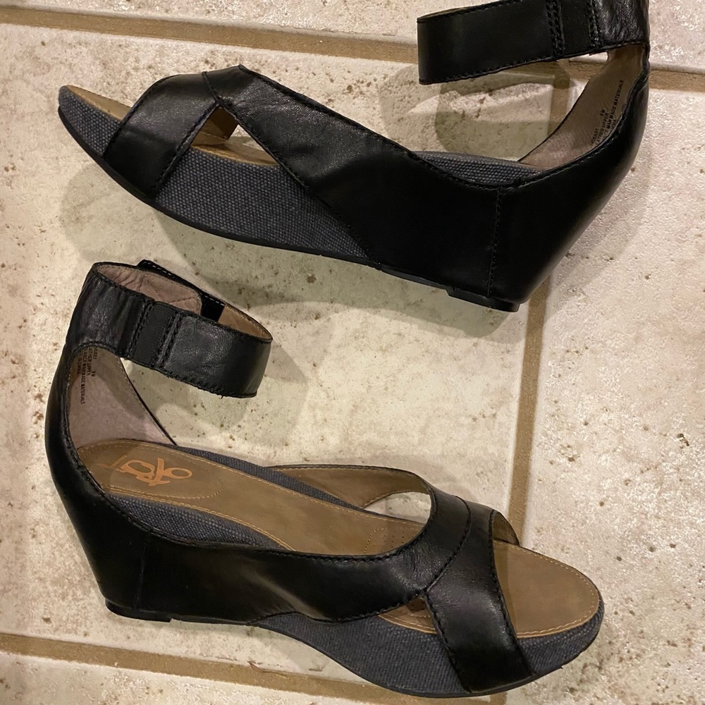 OTBT Hobart Black Wedges